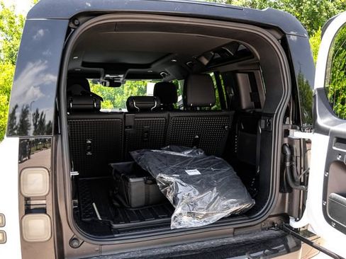 New 2026 Land Rover Defender 110 X-Dynamic SE AWD/4WD image 64