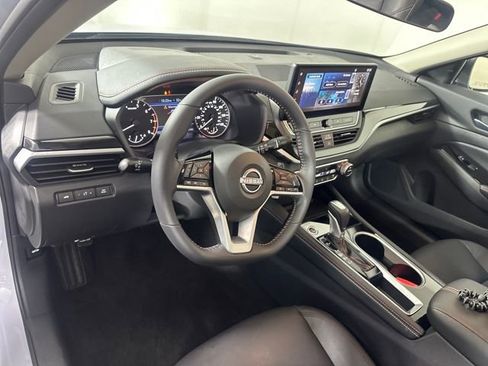 Certified 2025 Nissan Altima 2.5 SR w/ SR Premium Package image 13
