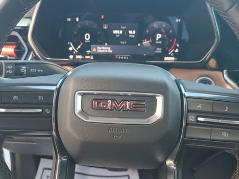 Used 2024 GMC Canyon AT4 w/ Technology Package AWD/4WD image 14