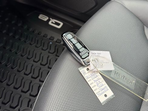 New 2026 Audi Q8 Premium Plus image 36