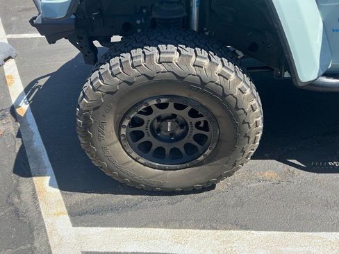 Used 2024 Jeep Wrangler Unlimited AWD/4WD image 6