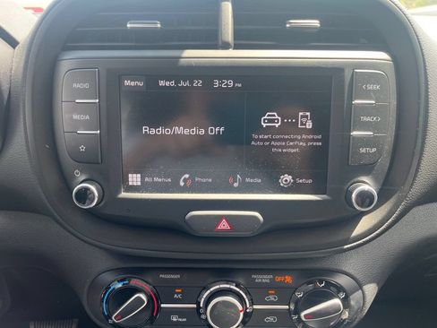 Used 2025 Kia Soul LX w/ LX Technology Package FWD image 20