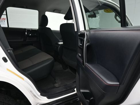 Used 2019 Toyota 4Runner TRD Off-Road image 12