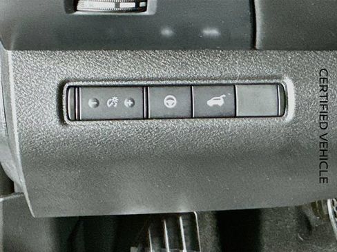 Certified 2024 Nissan Pathfinder SL FWD image 12