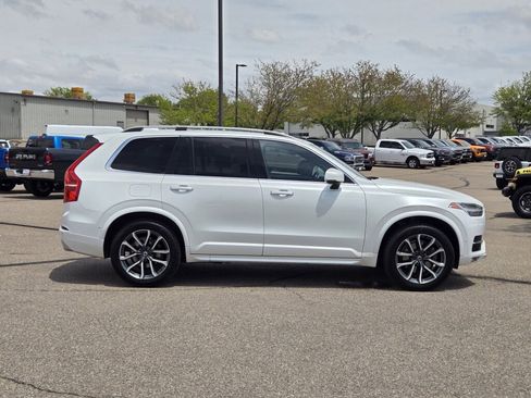 Used 2018 Volvo XC90 T6 Momentum w/ Convenience Package AWD/4WD image 2