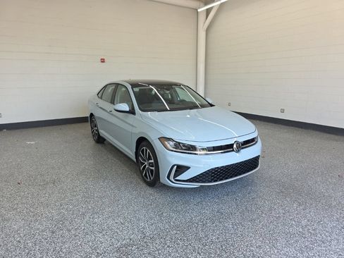New 2027 Volkswagen Jetta SE FWD image 7