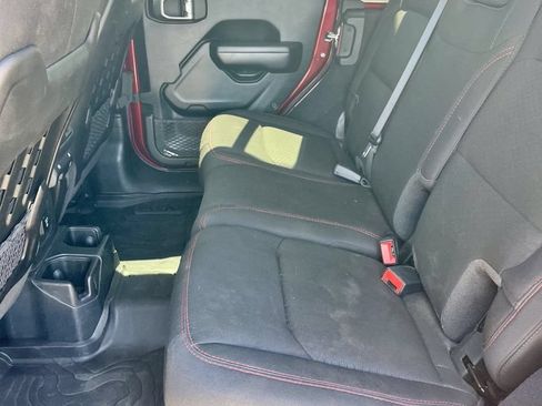 Used 2021 Jeep Wrangler Unlimited Rubicon w/ Cold Weather Group AWD/4WD image 15