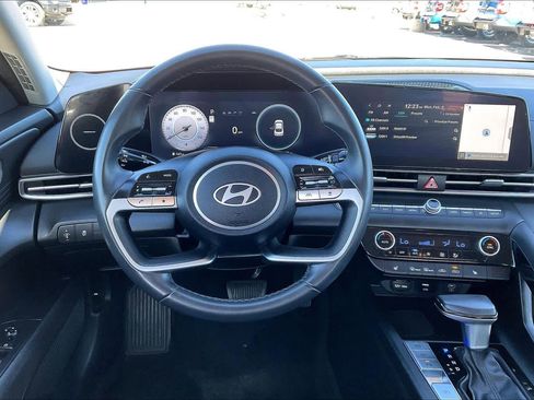Used 2024 Hyundai Elantra Limited image 6