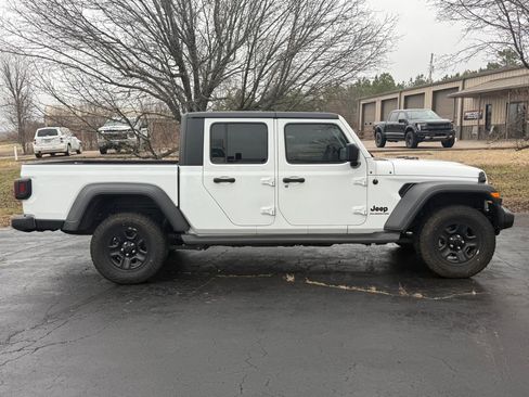Used 2020 Jeep Gladiator Sport w/ Auxiliary Switch Group AWD/4WD image 3