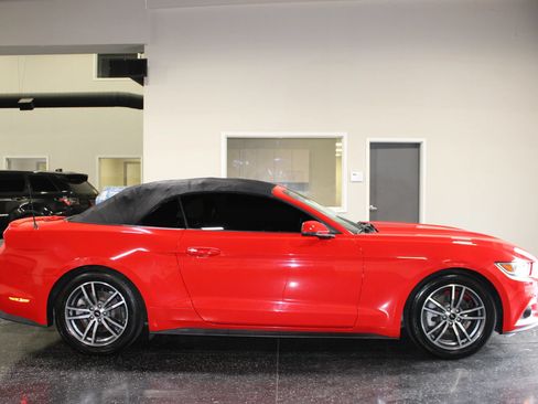Used 2015 Ford Mustang Premium RWD image 3