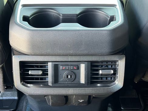 Used 2024 Ford F250 Platinum image 18