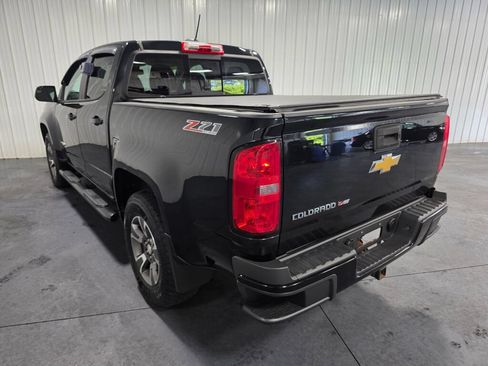 Used 2017 Chevrolet Colorado Z71 AWD/4WD image 3