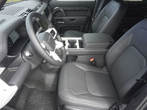 New 2026 Land Rover Defender 110 X-Dynamic SE image 19