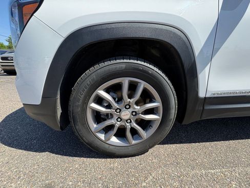 Used 2024 GMC Terrain SLT image 30