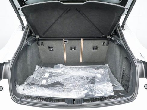 New 2026 Porsche Macan image 29