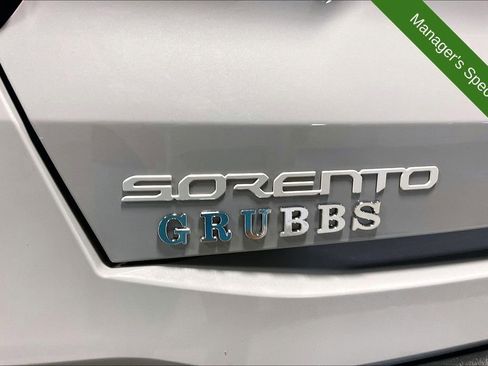 Used 2025 Kia Sorento S w/ Panoramic Sunroof Package FWD image 38