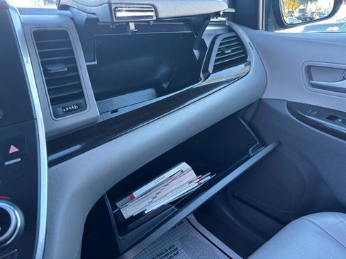 Used 2017 Toyota Sienna XLE 7-Passenger image 22