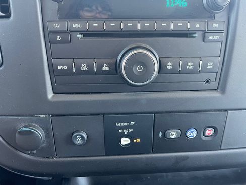Used 2017 Chevrolet Express 3500 LT w/ LT Preferred Equipment Group RWD image 14