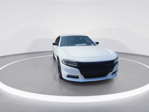 Used 2018 Dodge Charger R/T w/ Blacktop Package image 3