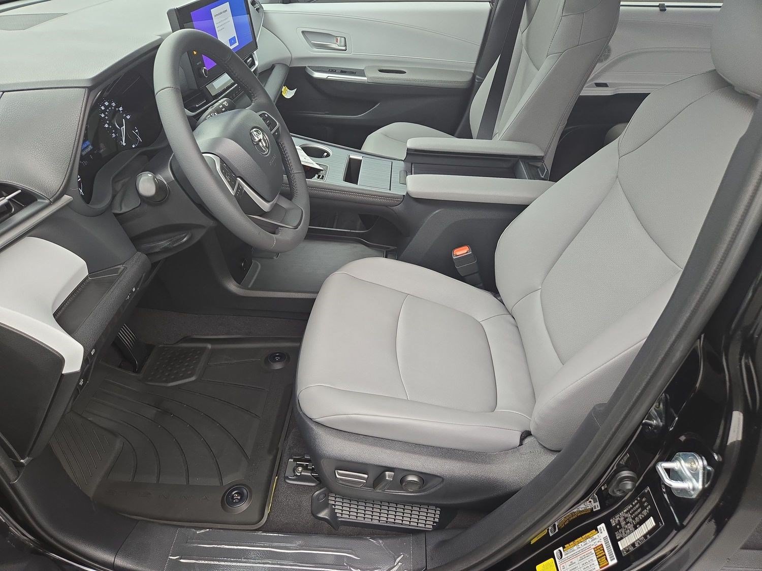 New 2026 Toyota Sienna XLE FWD image 16