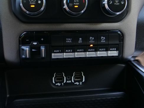 Used 2022 RAM 2500 Big Horn w/ Safety Group B AWD/4WD image 19