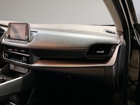 Used 2023 Nissan Rogue SV image 26