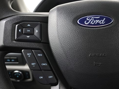 Used 2022 Ford F250 XLT w/ XLT Premium Package AWD/4WD image 15