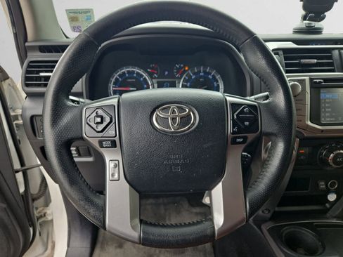 Used 2018 Toyota 4Runner SR5 RWD image 10