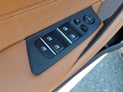 Used 2021 BMW 540i xDrive w/ M Sport Package AWD/4WD image 17