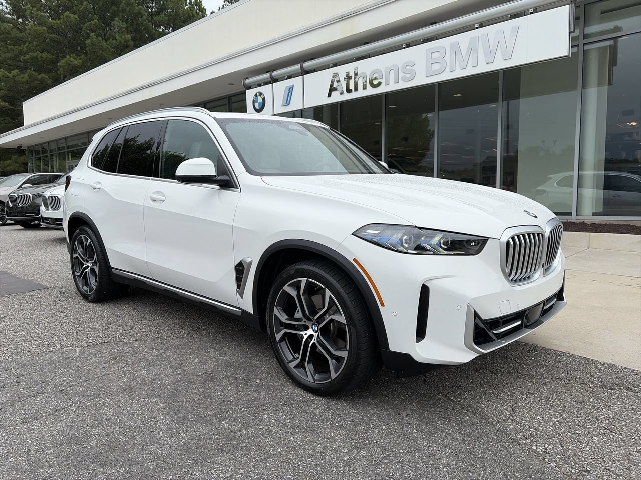 Used 2026 BMW X5 xDrive40i w/ Climate Comfort Package AWD/4WD image 2