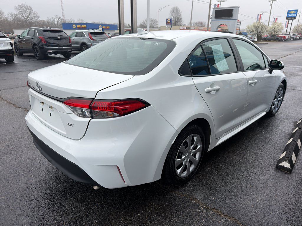 Used 2024 Toyota Corolla LE FWD image 4