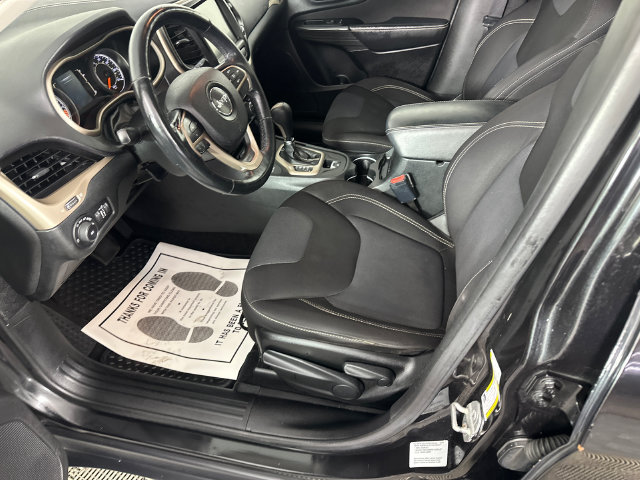 Used 2015 Jeep Cherokee Latitude w/ Cold Weather Group AWD/4WD image 4