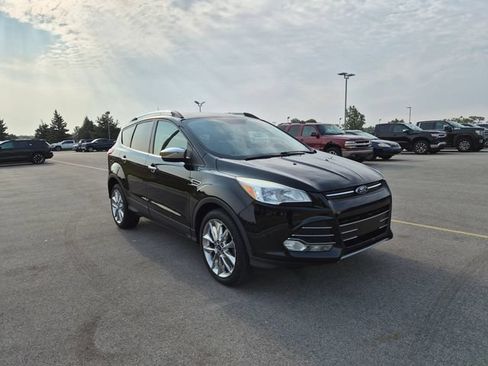 Used 2016 Ford Escape SE w/ SE Chrome Package FWD image 3