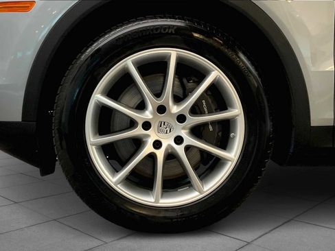 Used 2024 Porsche Cayenne image 15