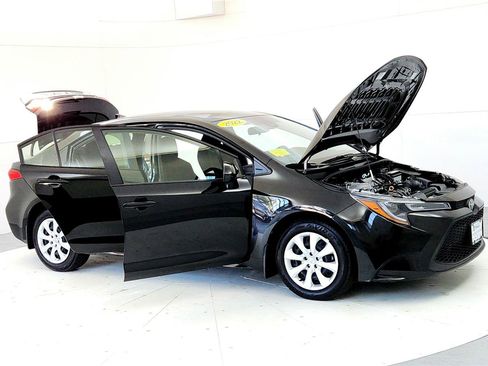 Used 2022 Toyota Corolla LE image 12