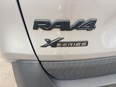 Used 2020 Toyota RAV4 XLE image 15