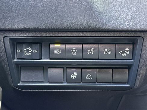 Used 2025 Toyota Tundra Limited image 24