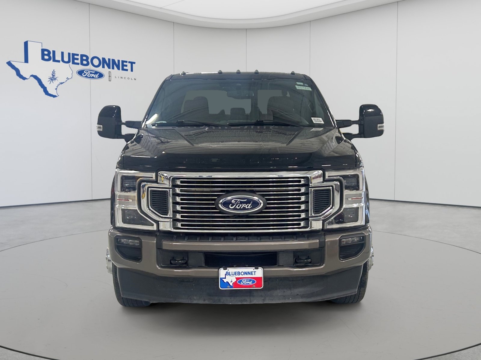 Used 2021 Ford F350 King Ranch w/ King Ranch Ultimate Package AWD/4WD image 2