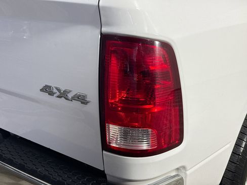 Used 2020 RAM 1500 Classic SLT image 33