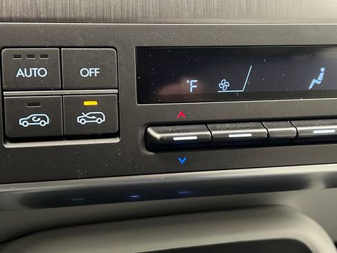 Used 2025 Hyundai Kona SEL FWD image 48