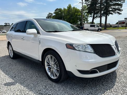 Used 2015 Lincoln MKT AWD w/ Equipment Group 201A image 6