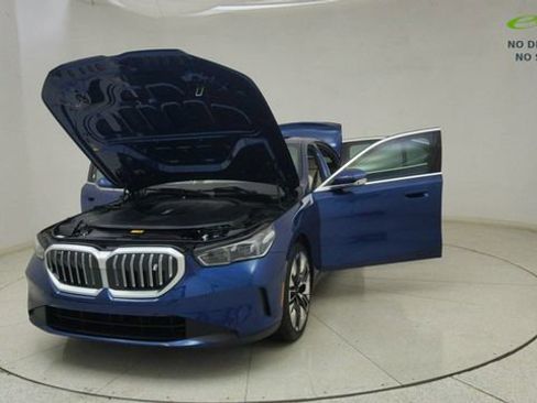 Used 2025 BMW i5 xDrive40 w/ Premium Package AWD/4WD image 72