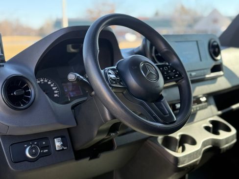 Used 2019 Freightliner Sprinter 3500 w/ Premium Package RWD image 16