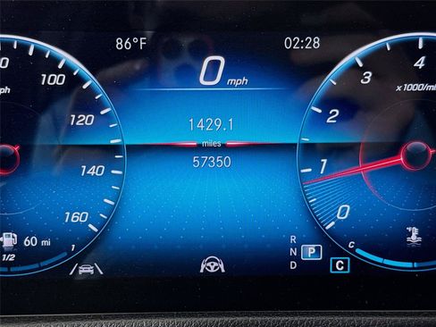 Used 2022 Mercedes-Benz GLB 250 4MATIC image 5