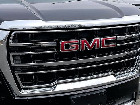 Used 2024 GMC Yukon XL SLT image 34