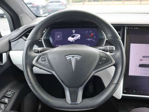 Used 2018 Tesla Model X 100D AWD/4WD image 8