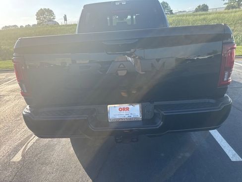 Used 2025 RAM 2500 Laramie AWD/4WD image 3
