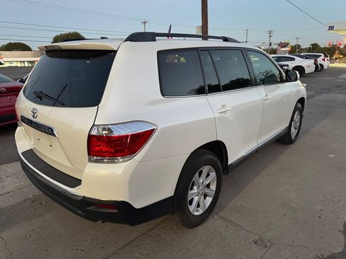 Used 2012 Toyota Highlander SE image 5