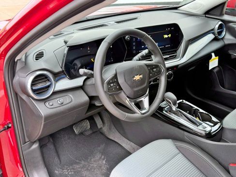 New 2026 Chevrolet Trax LT w/ Driver Confidence Package FWD image 15