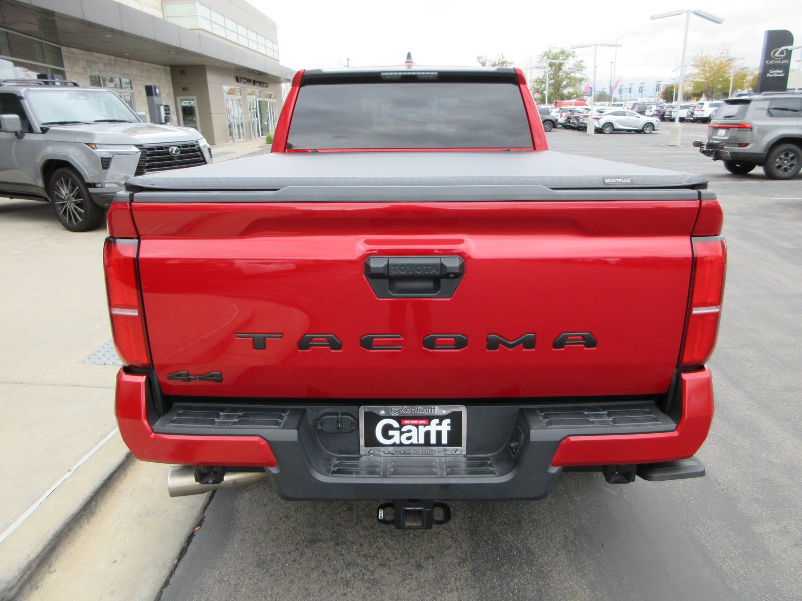 Used 2025 Toyota Tacoma SR5 AWD/4WD image 9